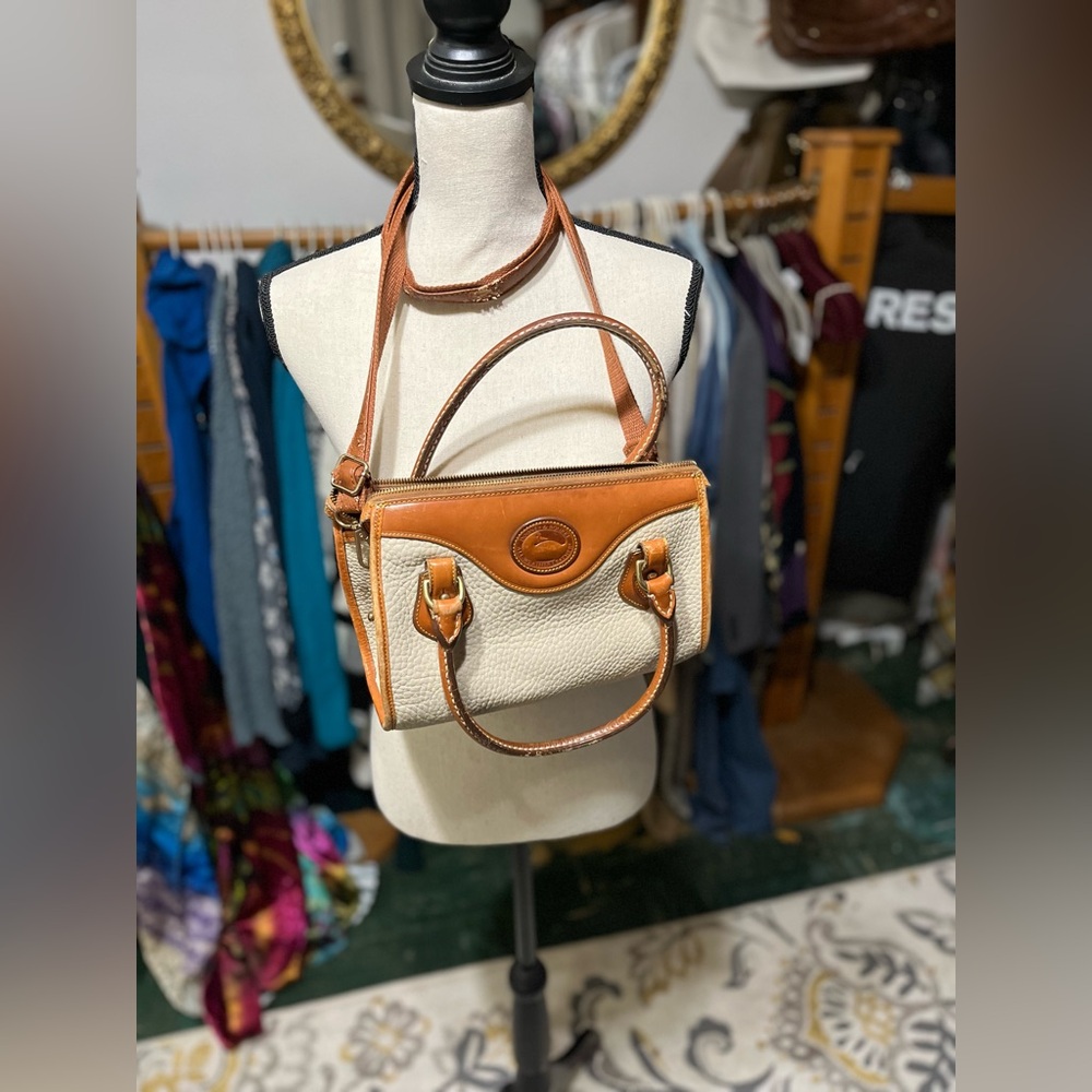 Vintage Cream and butterscotch leather carrying bag